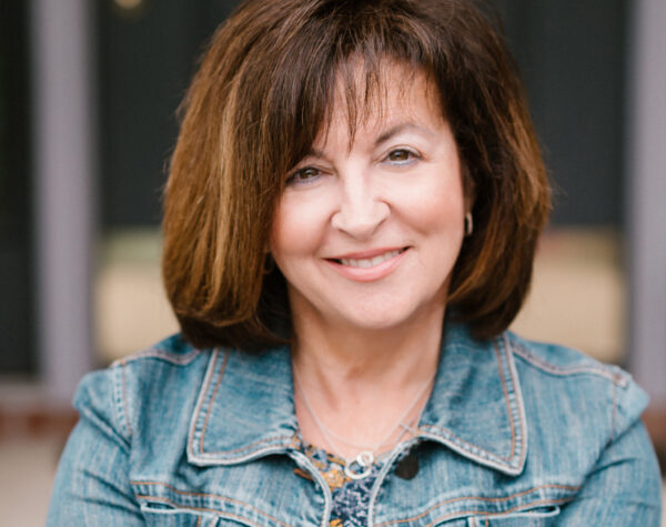 Linda headshot web